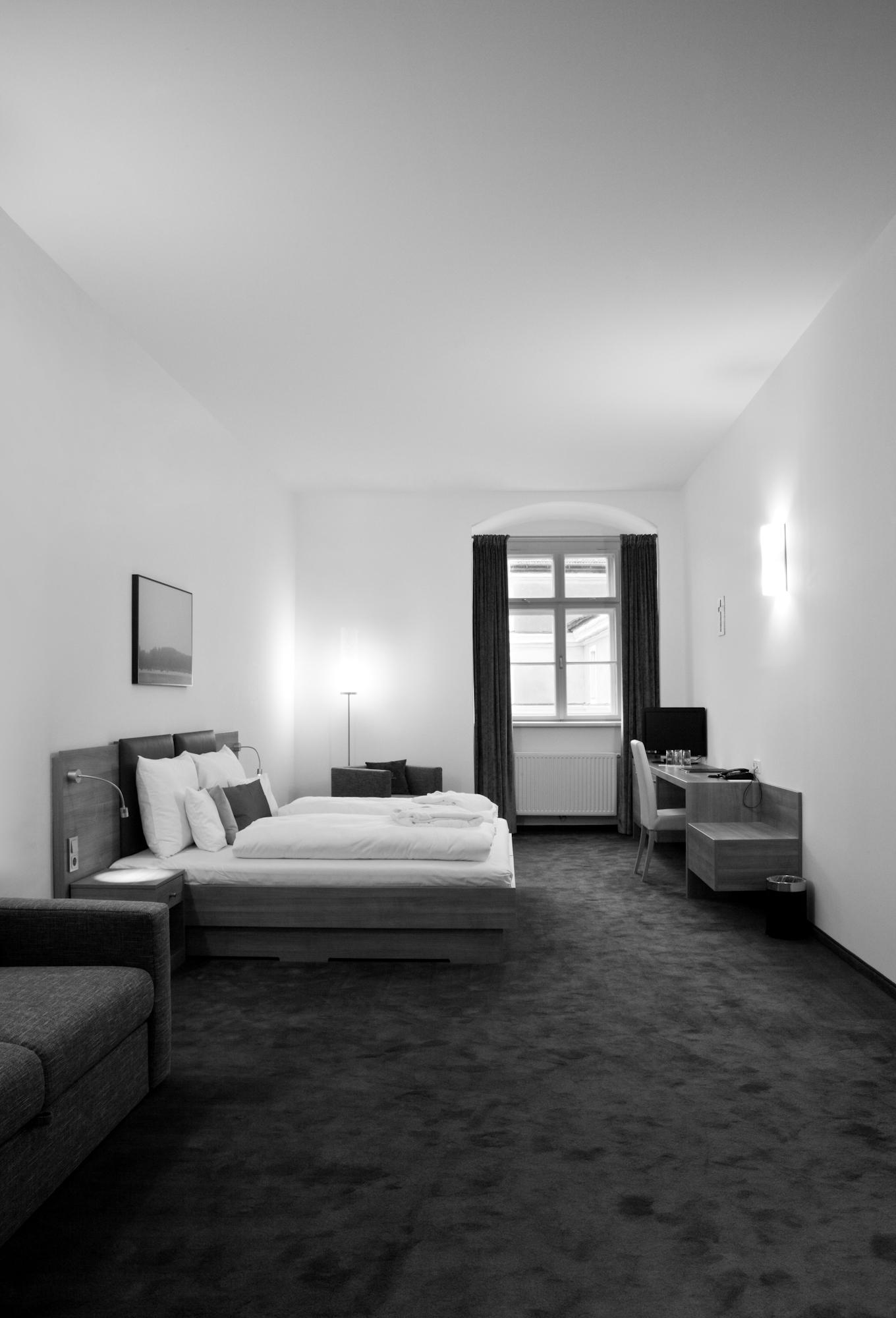 Hotel Altes Kloster Хайнбург ан дер Донау Екстериор снимка