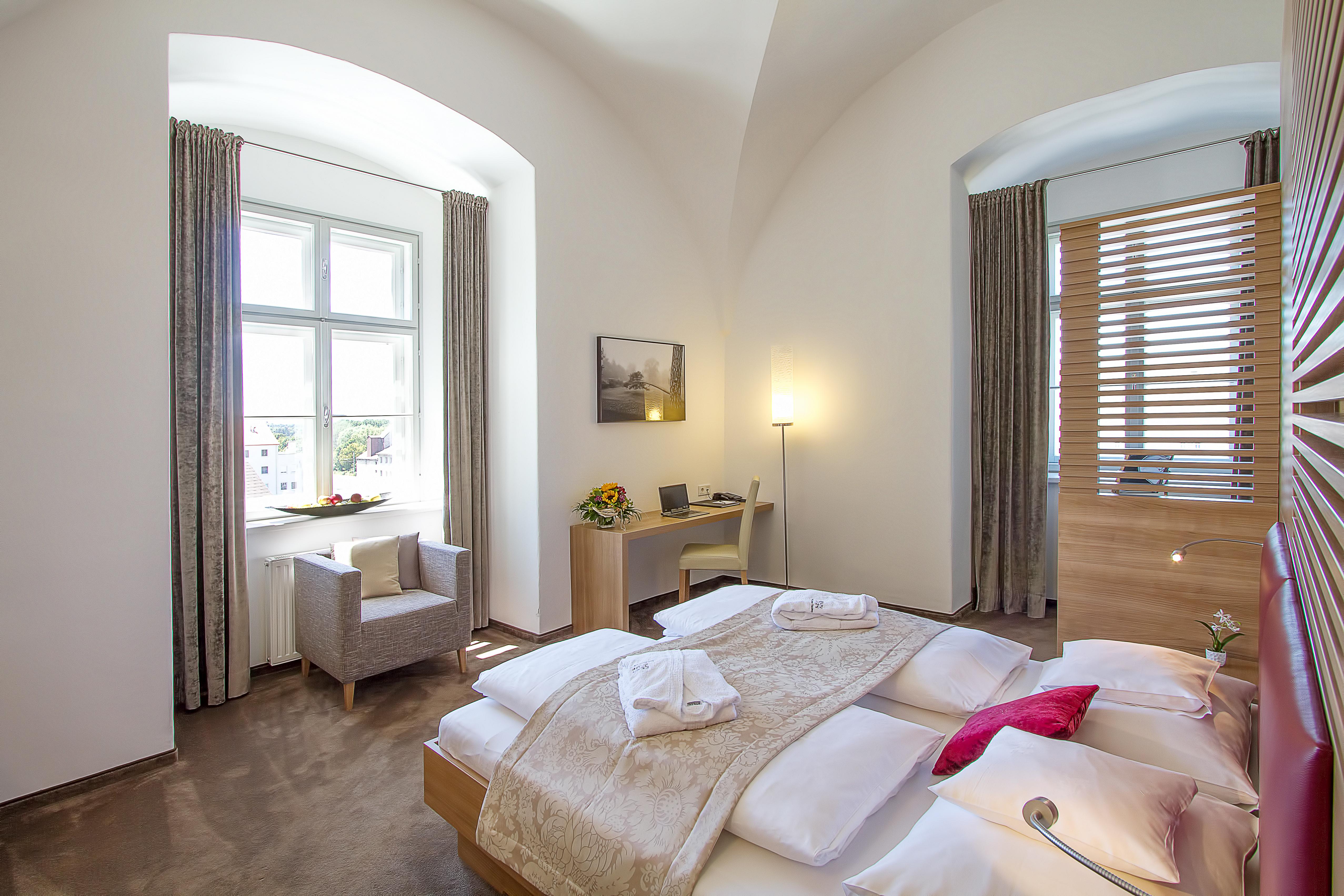 Hotel Altes Kloster Хайнбург ан дер Донау Екстериор снимка