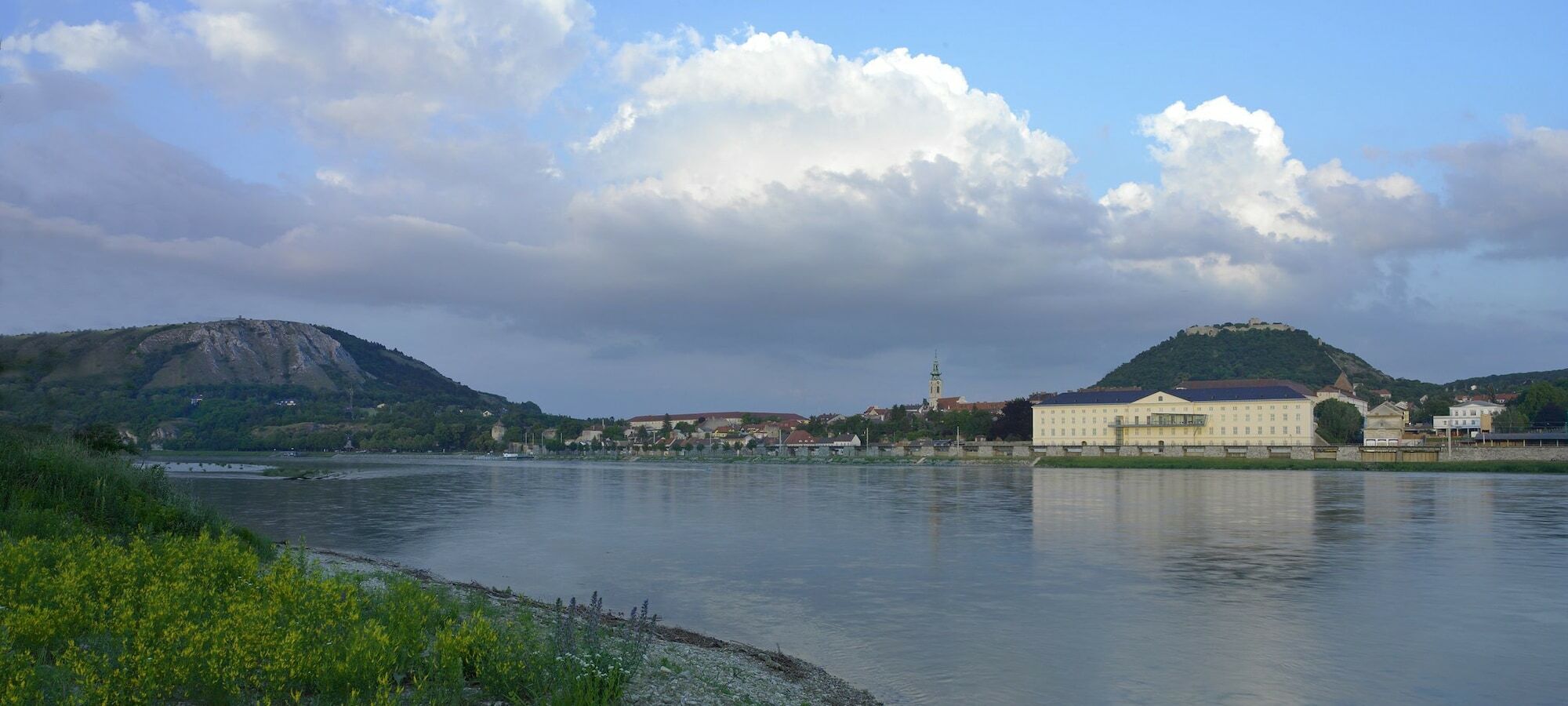 Hotel Altes Kloster Хайнбург ан дер Донау Екстериор снимка