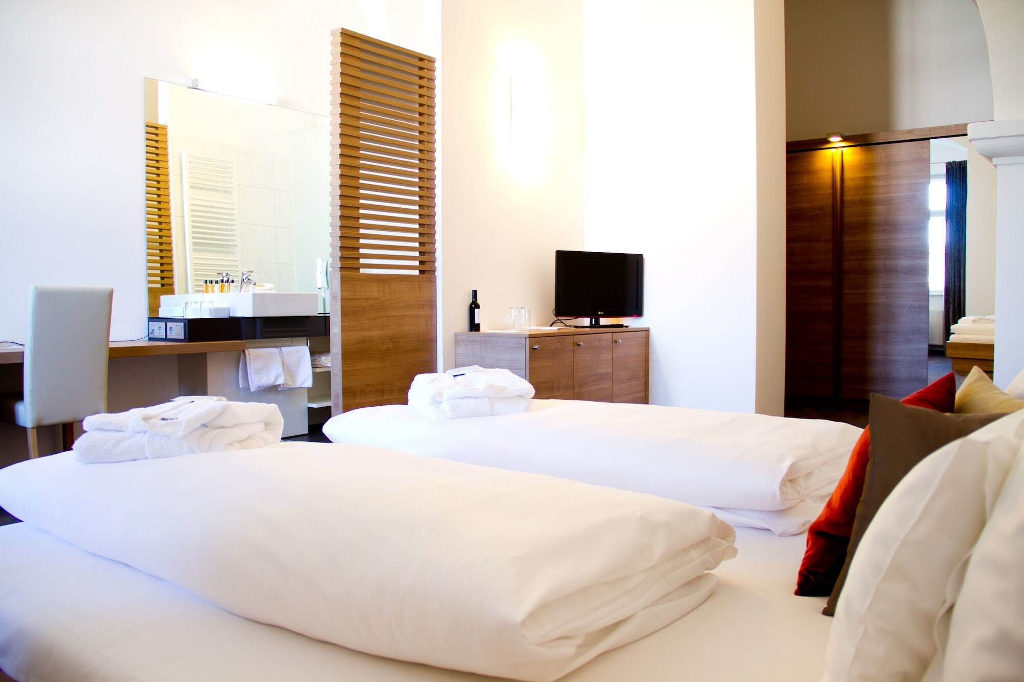 Hotel Altes Kloster Хайнбург ан дер Донау Екстериор снимка