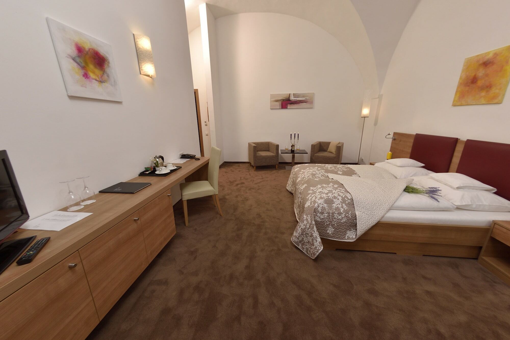 Hotel Altes Kloster Хайнбург ан дер Донау Екстериор снимка