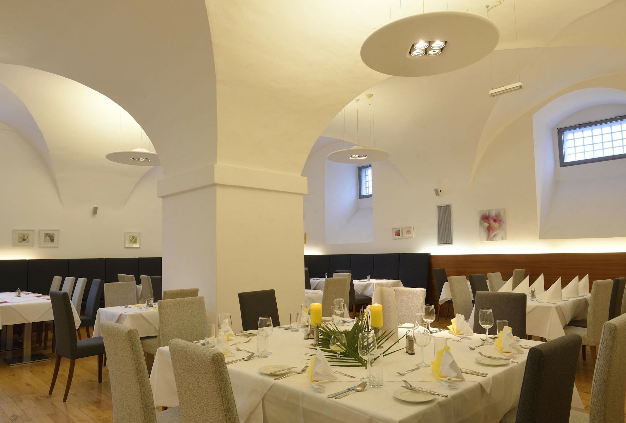 Hotel Altes Kloster Хайнбург ан дер Донау Екстериор снимка