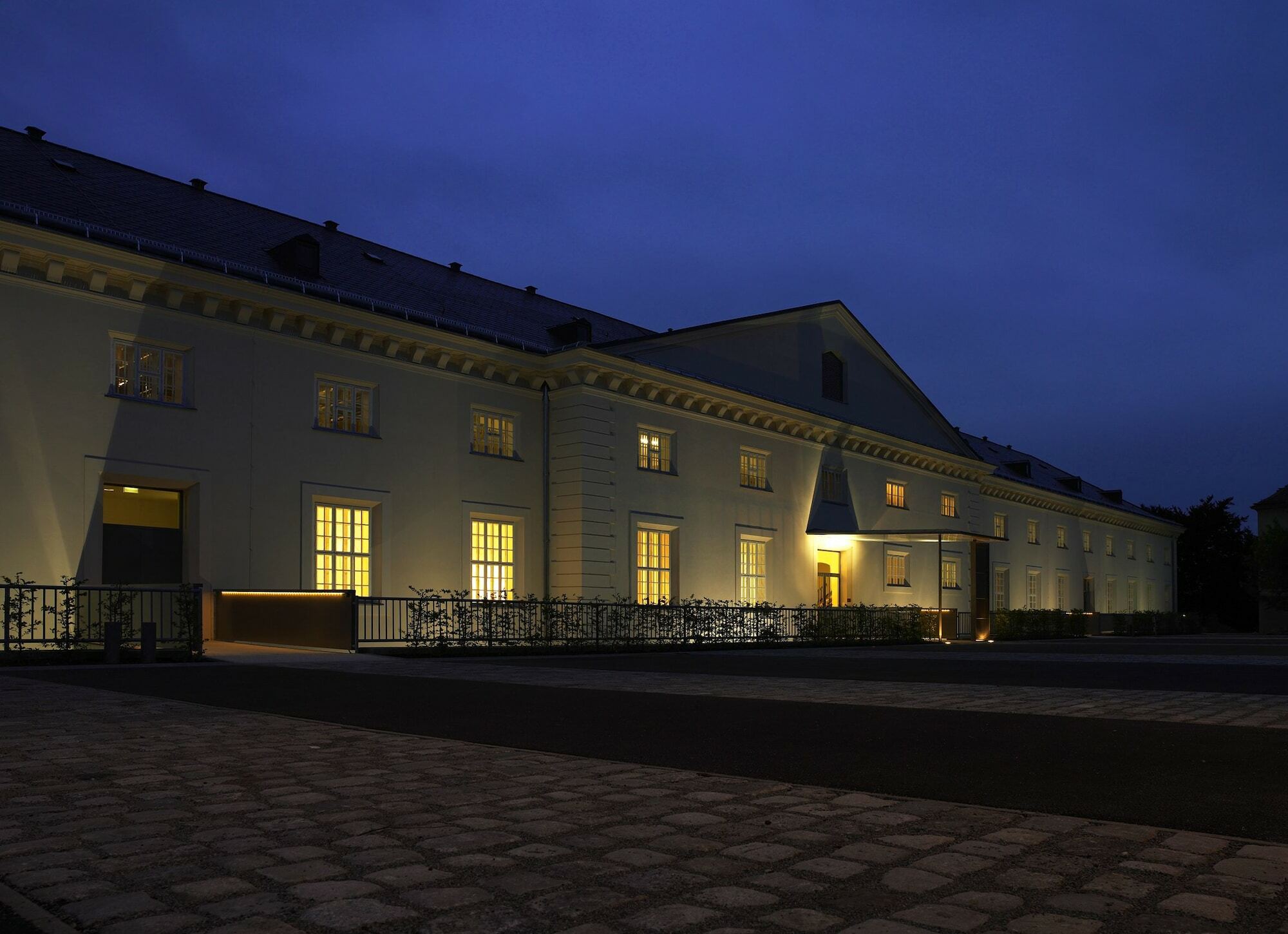 Hotel Altes Kloster Хайнбург ан дер Донау Екстериор снимка